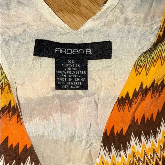 Vintage Arden B Vibrant Zigzag Patterned Top Y2K 100% Silk XS - Picture 3 of 3